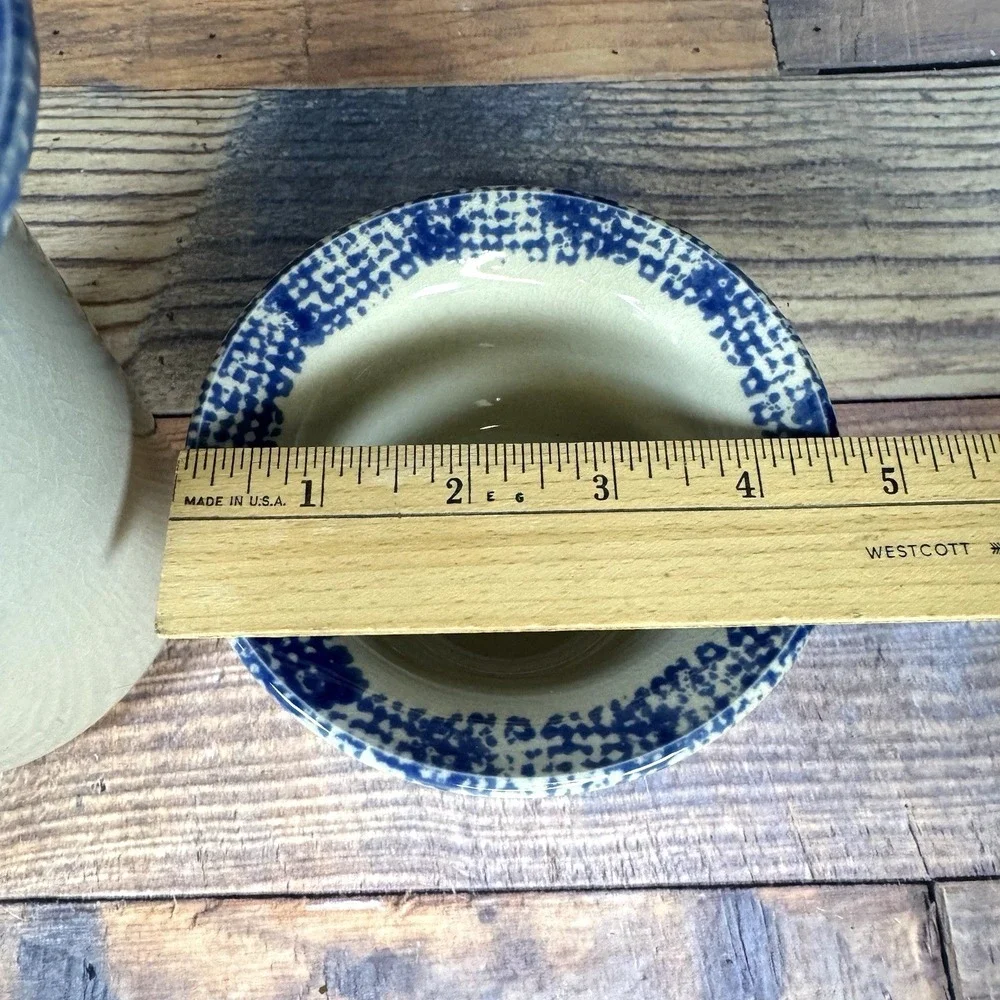VTG Ceramic Dip Crock Chiller Server 2 pc Farmhouse Red Heart Blue Sponge Design